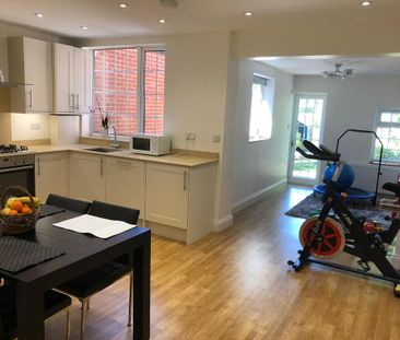 3 bedroom terraced house to rent - Photo 5