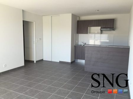 T3 AVEC BALCON ET PARKING - Photo 2