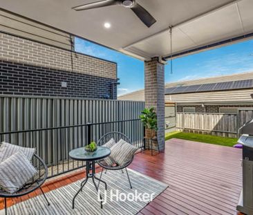 Stunning Family Home - Great Location! - Photo 5