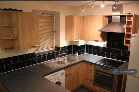 2 bedroom flat to rent - Photo 5
