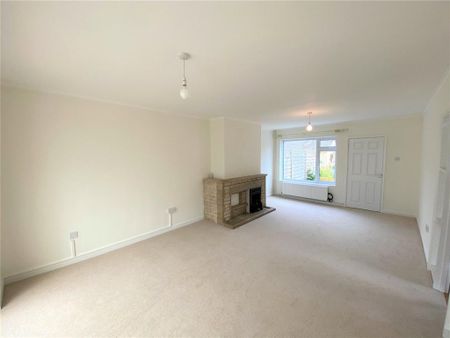 3 bedroom semi-detached house to rent - Photo 3