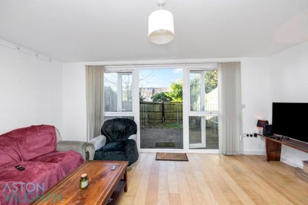 4 bedroom semi-detached house to rent - Photo 2