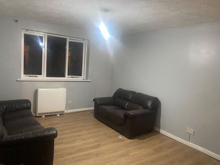 1 Bed Flat, Rothesay Court, SE6 - Photo 4