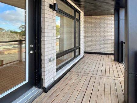 For Lease - 41 Kintall Way, Vaughan, Ontario - Photo 5