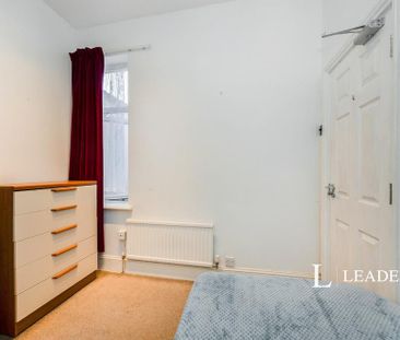1 bedroom in a house share to rent - Photo 6