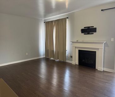 For Lease - 17 Feeder Street, Brampton, Ontario - Photo 2