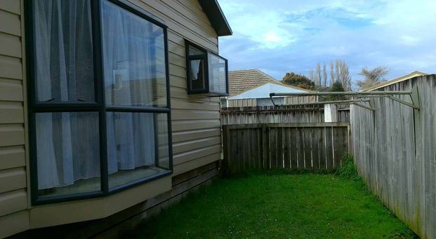 Charming 2BR Home with Great Amenities! - Photo 1