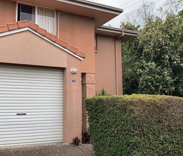 * Short term For Rent - Stylish Townhouse in Carrara - Photo 1