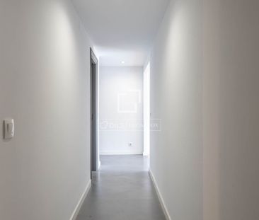Pleasant 2-bedroom penthouse with terrace for rent in Pla del Real - Photo 2