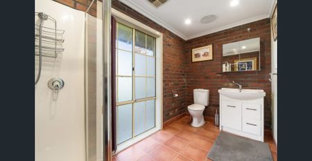 - COUNTRY LIVING - - Photo 5