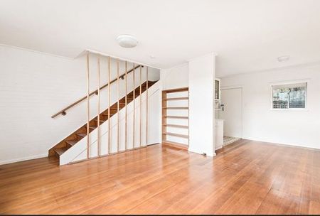 IMMACULATE TOWNHOUSE IN CENTRAL BRIGHTON - Photo 2