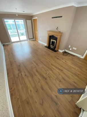 3 bedroom semi-detached house to rent - Photo 1