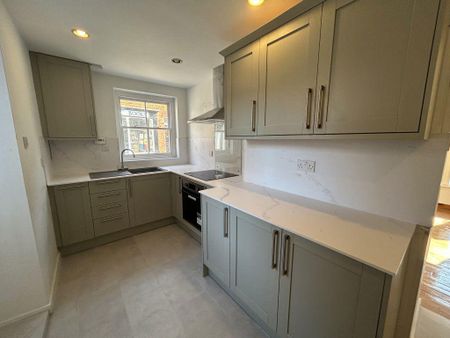 2 bedroom semi-detached house to rent - Photo 4