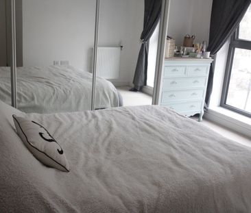 1 Bed Flat, Kingfisher Heights, E16 - Photo 5