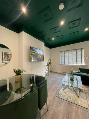 5 Bed End Terrace, Fulwood Road, L17 - Photo 1