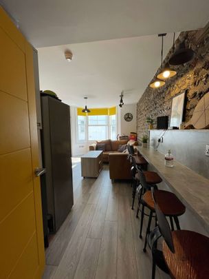A Fresh and Convenient Share in Worthing Room 1 - Photo 1