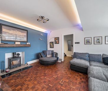 3 bedroom detached house to rent - Photo 2