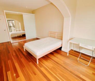 6 bed 3 bath-single room - Photo 2