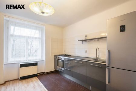 Pronájem bytu 1+1 v osobním vlastnictví 44 m², Praha 8 - Libeň - Photo 2
