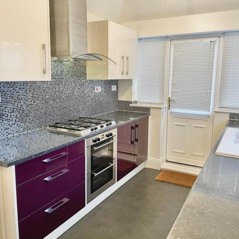 2 bedroom semi-detached house to rent - Photo 1