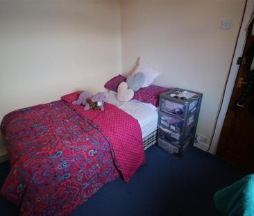 2 bedroom private hall to rent - Photo 2