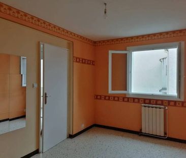 Appartement à louer - Nîmes 2 pièces de 36 m² - Photo 2