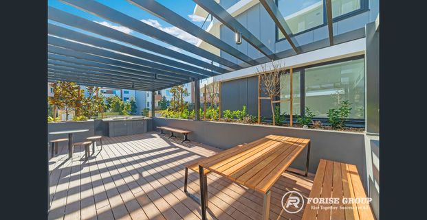 Specious 2 Bed & Study (extra room) - Photo 1