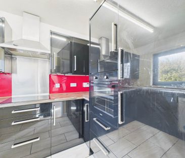 Price £850 pcm - Available Now - Unfurnished - Photo 4