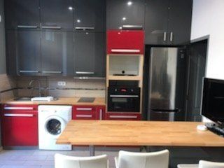 T1 - Photo 2