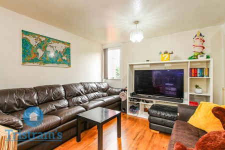 References Pending - 3 bed Semi-Detached House - Photo 5