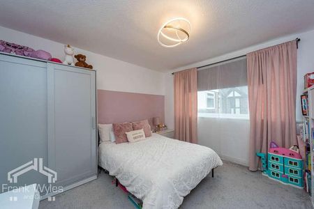 Bridge Court, Saltcotes Road, Lytham St. Annes, Lancashire, FY8 - Photo 4