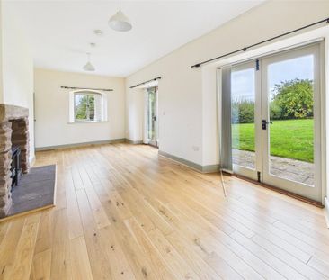 4 bedroom detached house to rent - Photo 3