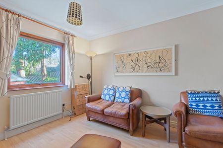 6 bedroom detached house to rent - Photo 3