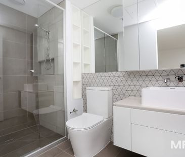 Location, finishes, and ideal space - Photo 4