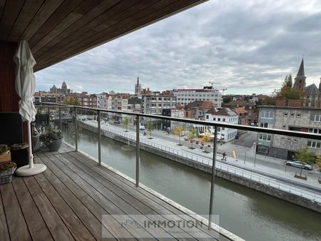 Centraal gelegen recent appartement met terras en parking. - Foto 3