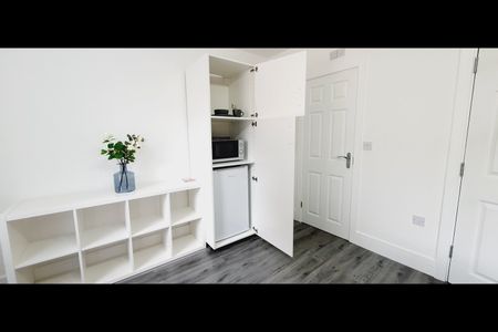 4 Bed Terraced House, Westbourne Road, CH43 - Photo 2
