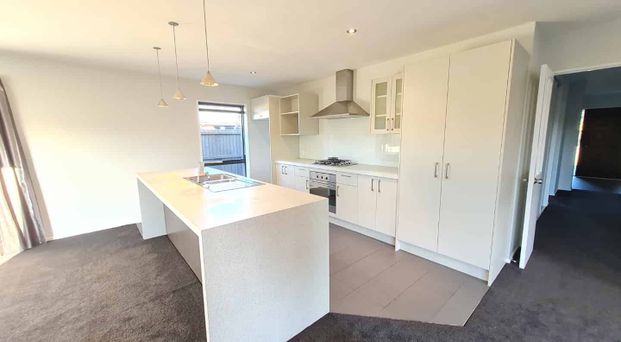 Burwood - 3 Bedrooms - Photo 1