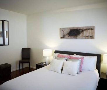 FULLY FURNISHED - UNAVAILABLE UNTIL DECEMBER 2018 - Photo 3