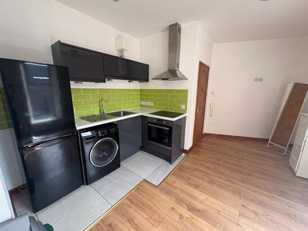 Studio to rent - Photo 3