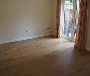 3 bedroom terraced house to rent - Photo 2