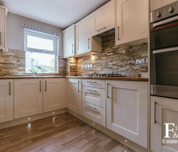 3 bedroom end of terrace house to rent - Photo 3