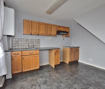 3 bedroom semi-detached house to rent - Photo 5