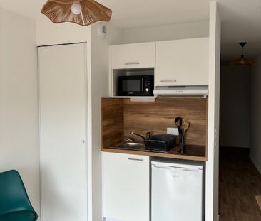 Location Appartement 1 pièce 27m² - Photo 2