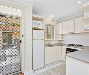 Furnished 1-Bedroom Apartment in Shenton Park - Photo 5