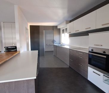 Large, bright apartment in the heart of the city - Photo 4