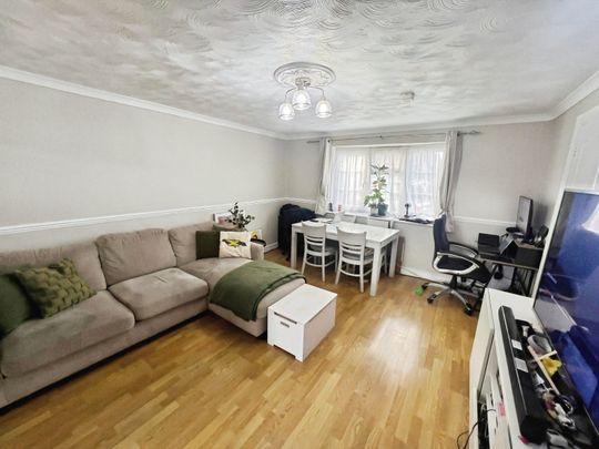 Shawbridge, Harlow - Photo 1