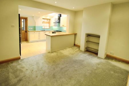 2 bedroom terraced house to rent - Photo 3