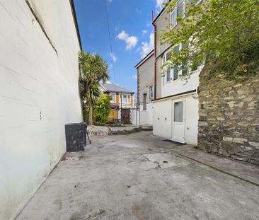 1 bedroom in a house share to rent - Photo 6