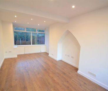 3 bedroom semi-detached house to rent - Photo 2