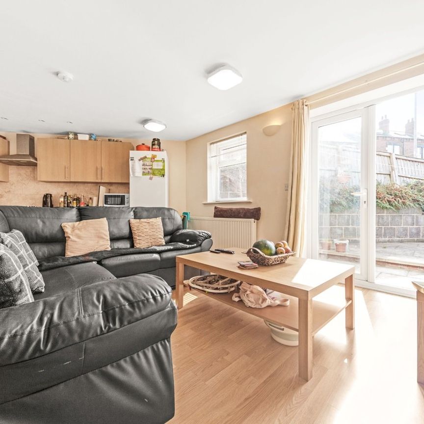 2 Bed Detached House, Monkbridge Street, LS6 - Photo 1